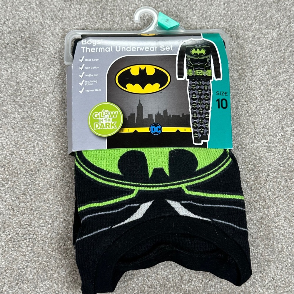 Boys Batman Thermal Underwear  Glow in the Dark Size 10 Waffle Knit Base Layer‎